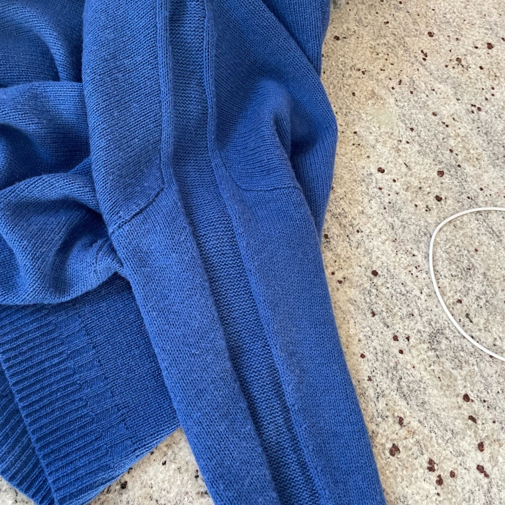 Robyn Wool & Cashmere Cardigan from 360 Cashmere - Picture 7 of 9